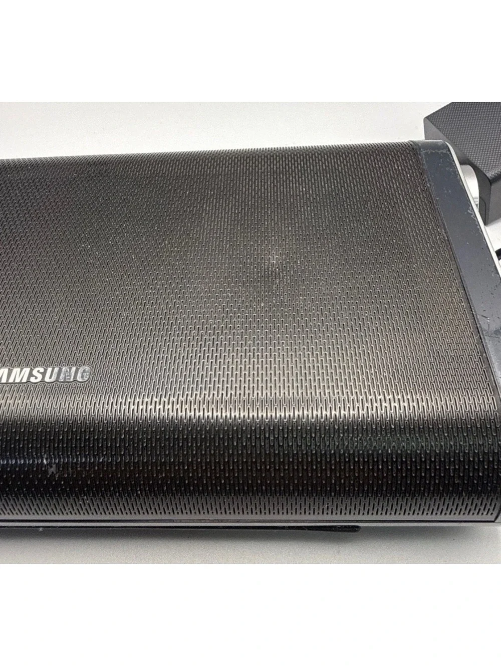 Samsung  DA-F60 Black Wireless Speaker with Charger